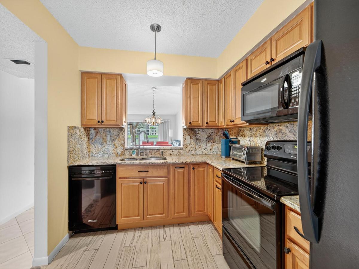 MLS #RX-10168685 image #0