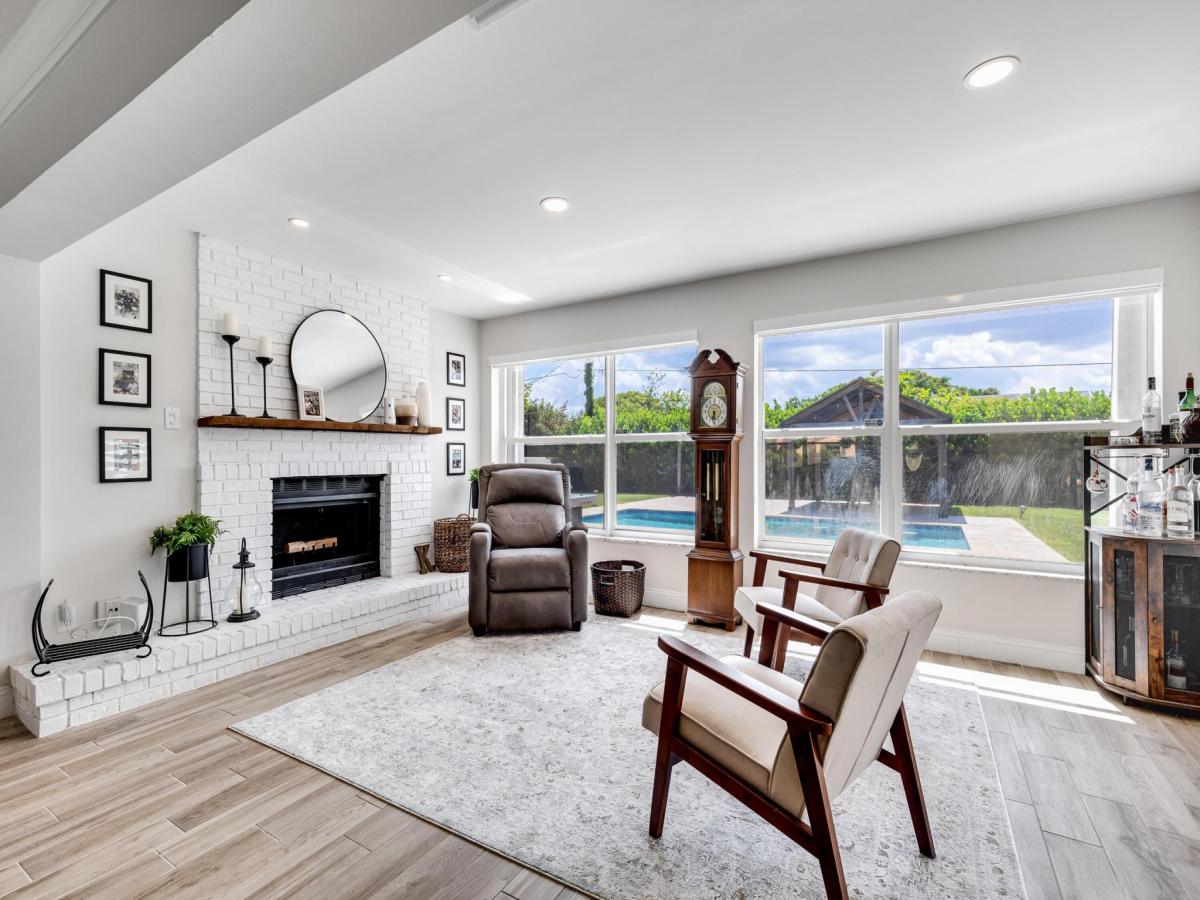 MLS #RX-11112165 image #0