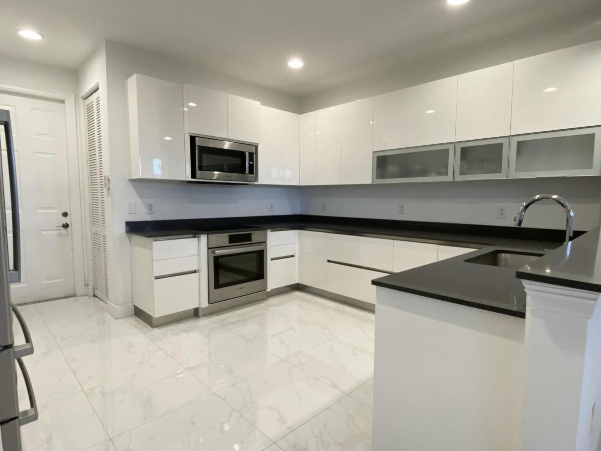 MLS #RX-11112976 image #0