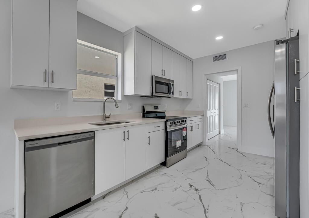 MLS #RX-11112978 image #0