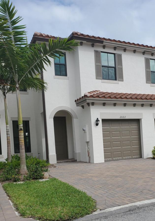 MLS #RX-11114108 image #0