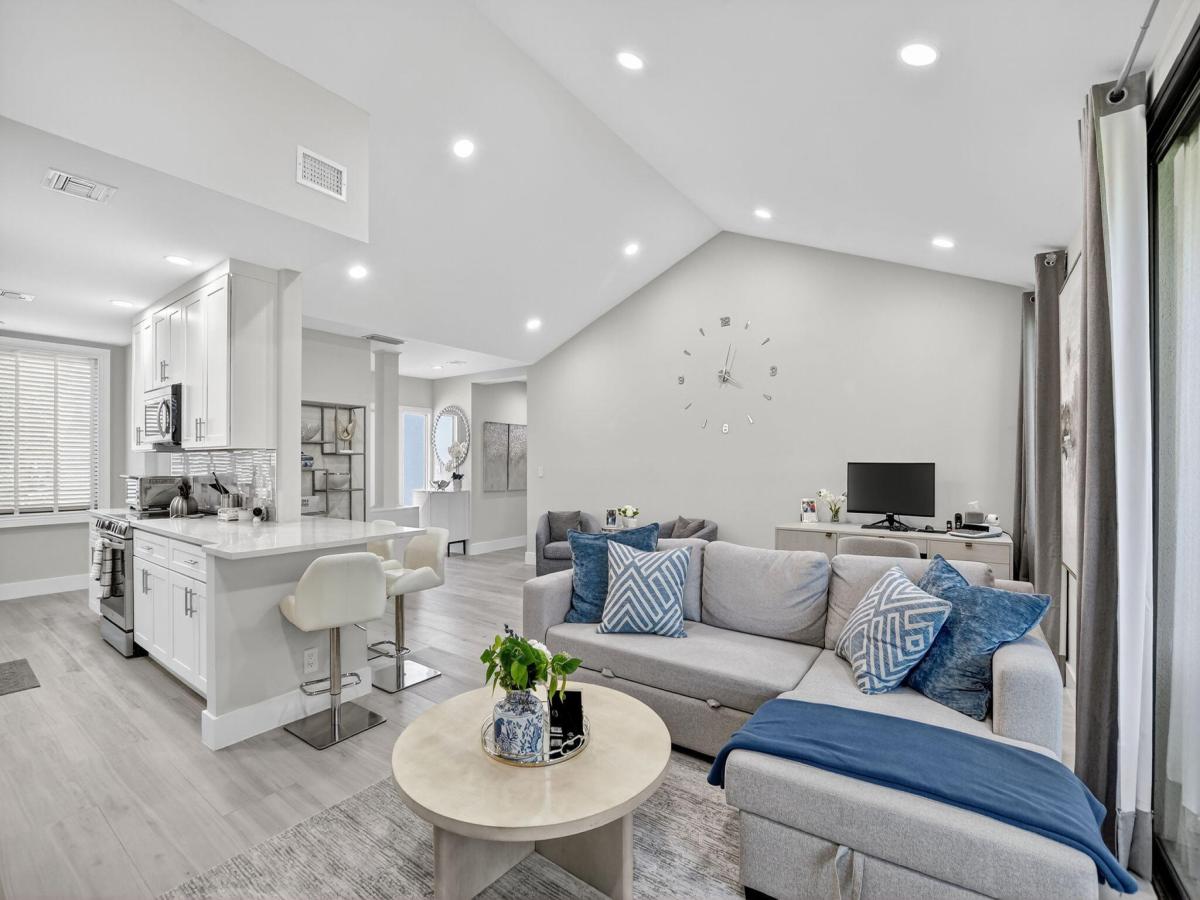 MLS #RX-11115605 image #0