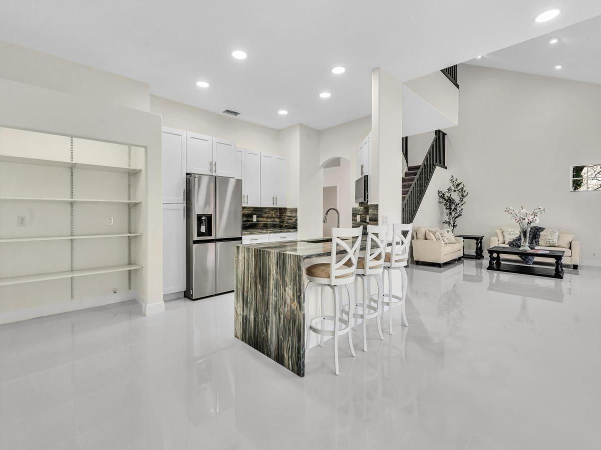 MLS #RX-11116305 image #0