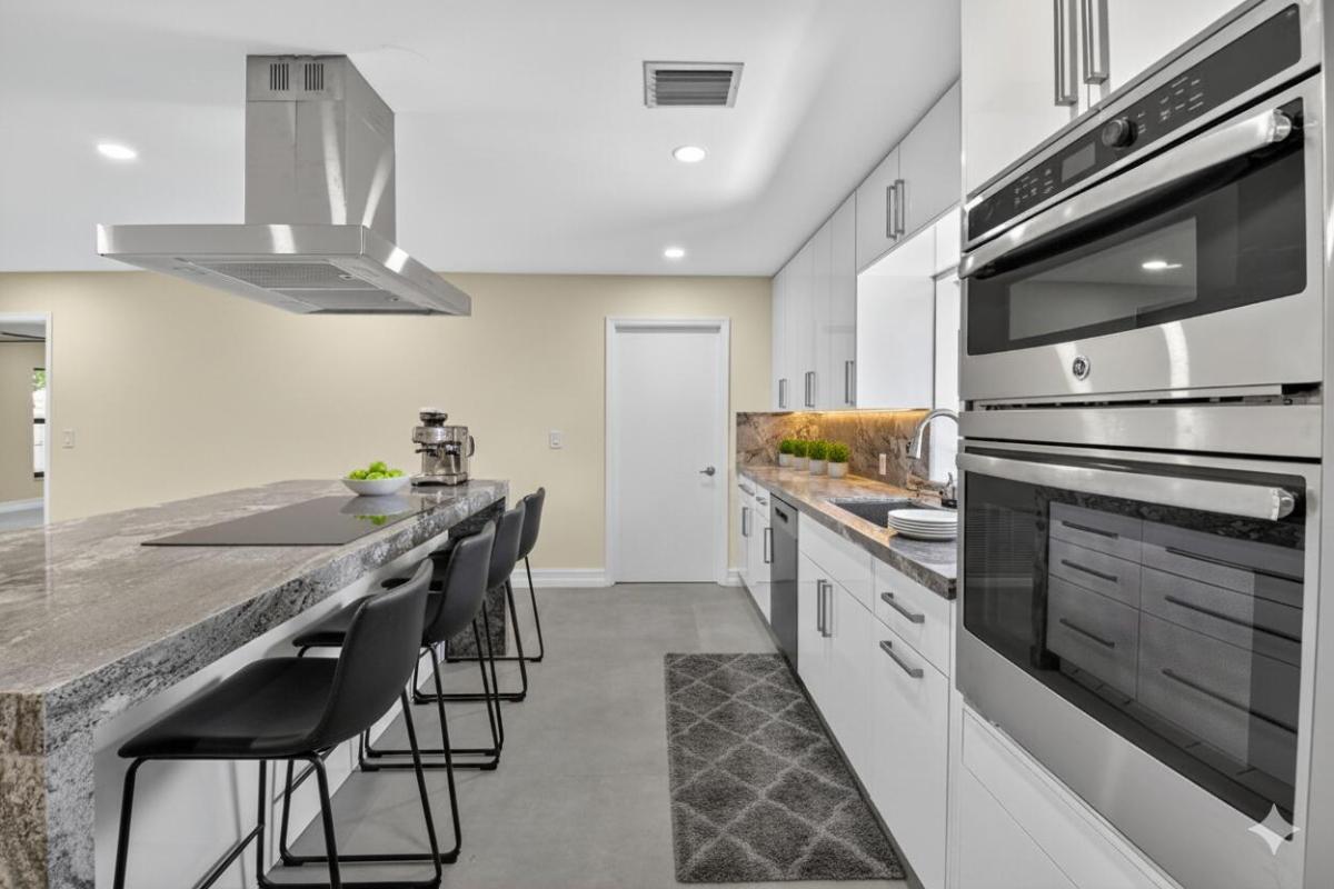 MLS #RX-11116959 image #0