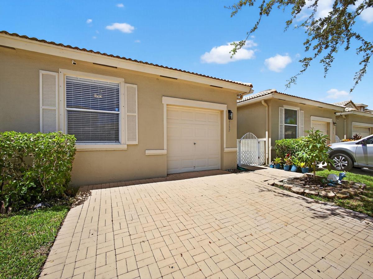 MLS #RX-11117084 image #0