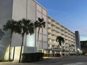 MLS #RX-11068083 image #0