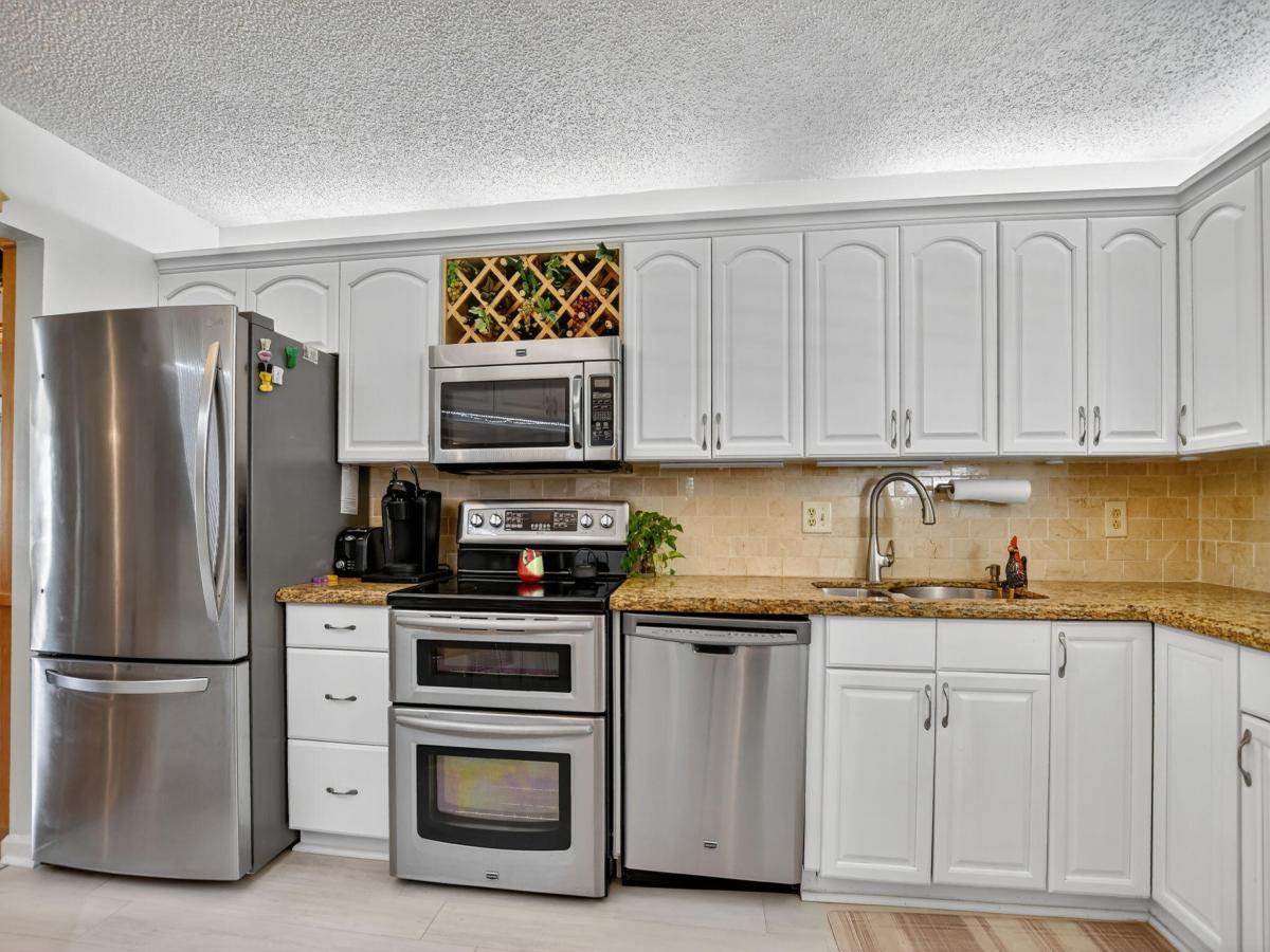 MLS #RX-11117254 image #0