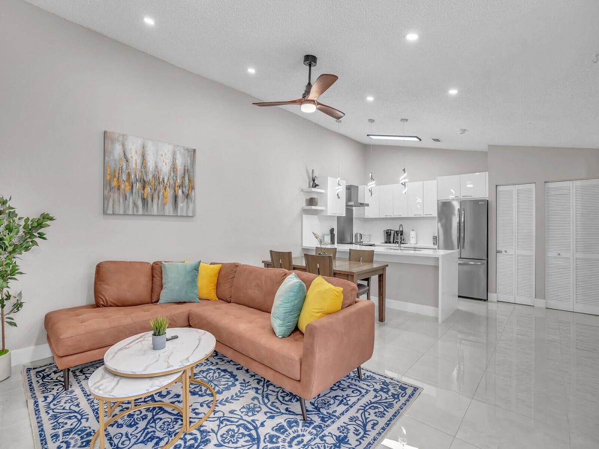 MLS #RX-11117294 image #0