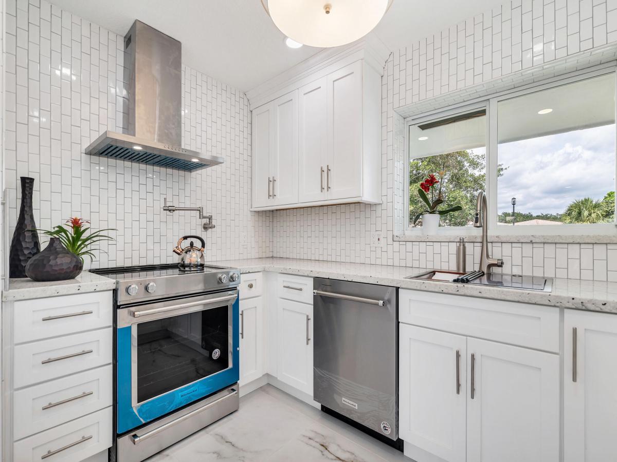 MLS #RX-11118236 image #0