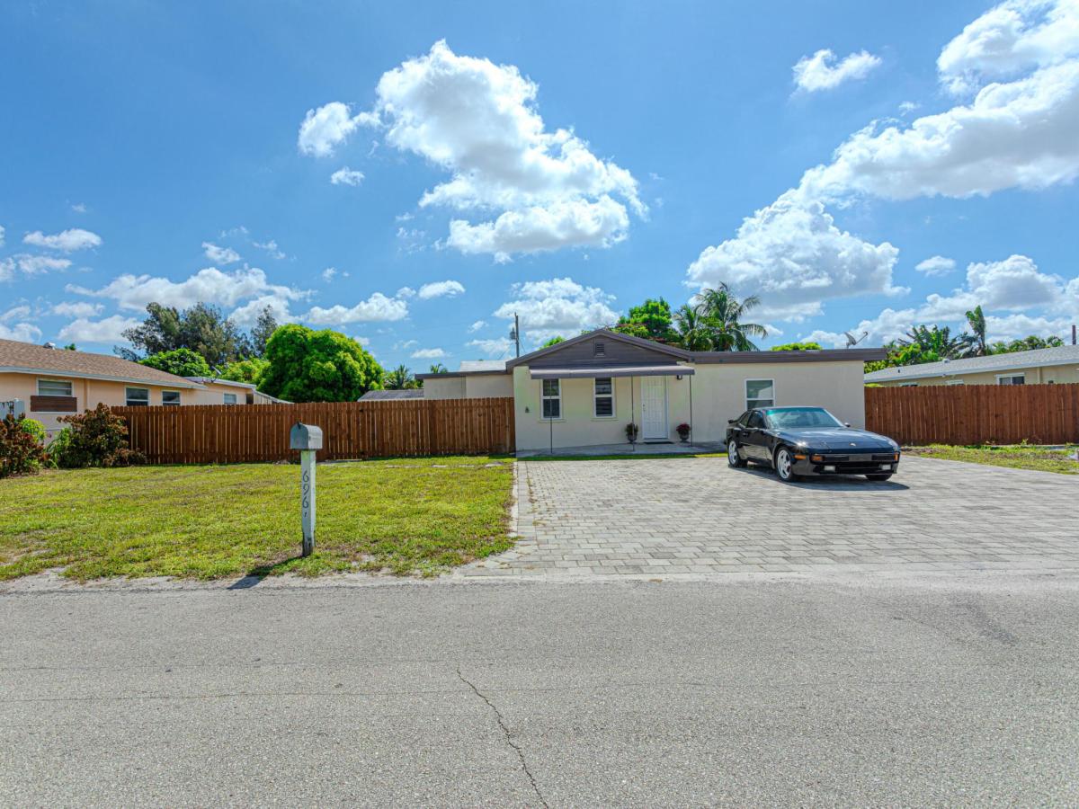 MLS #RX-11118299 image #0