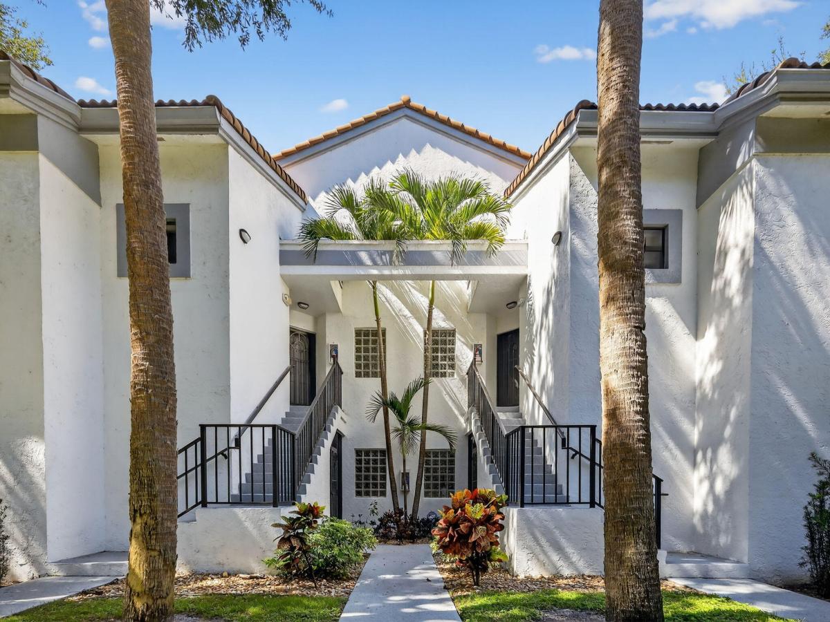 MLS #RX-10822312 image #0