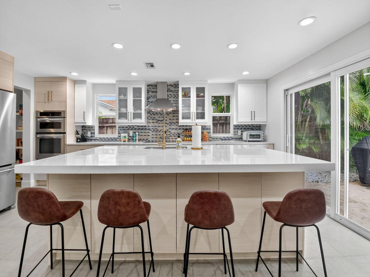 MLS #RX-11118363 image #0