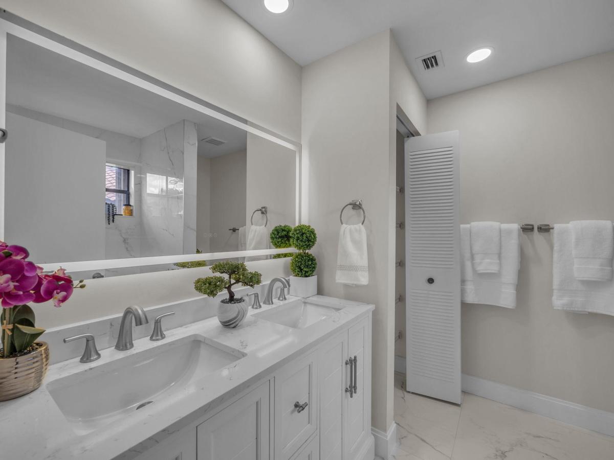 MLS #RX-11118779 image #0