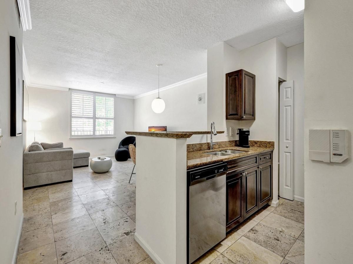 MLS #RX-11119746 image #0