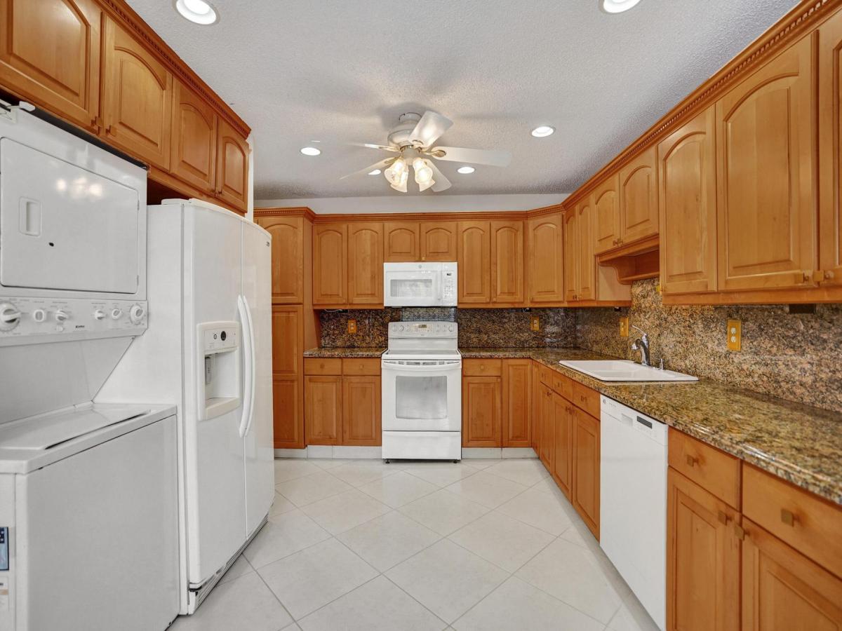 MLS #RX-11120179 image #0