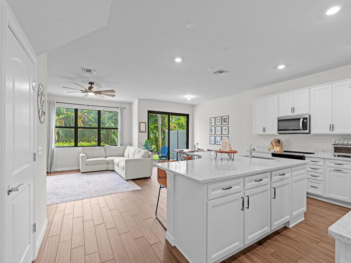 MLS #RX-11120355 image #0