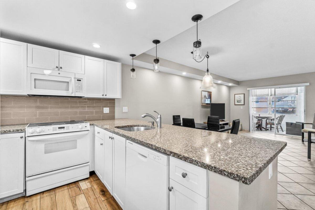 MLS #RX-11120385 image #0