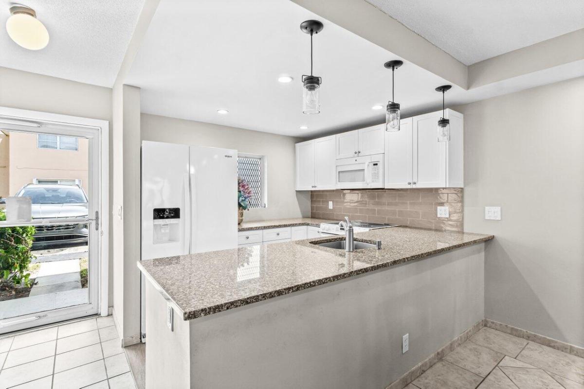 MLS #RX-11116754 image #0