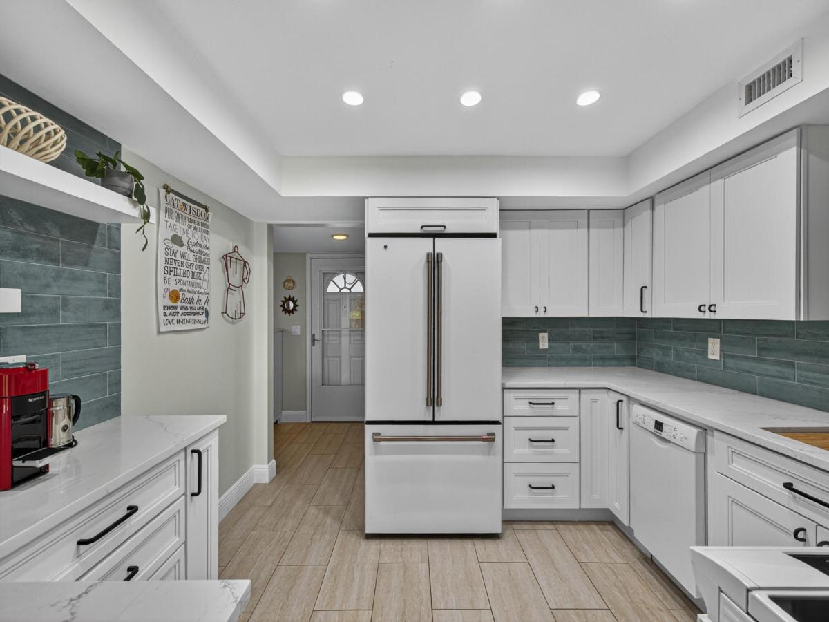 MLS #RX-11120733 image #0