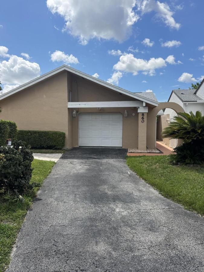 MLS #RX-11121502 image #0