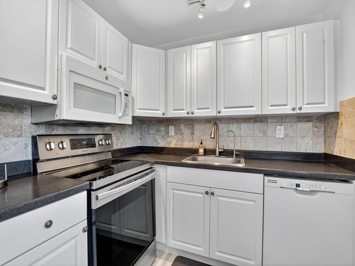 MLS #RX-11121895 image #0