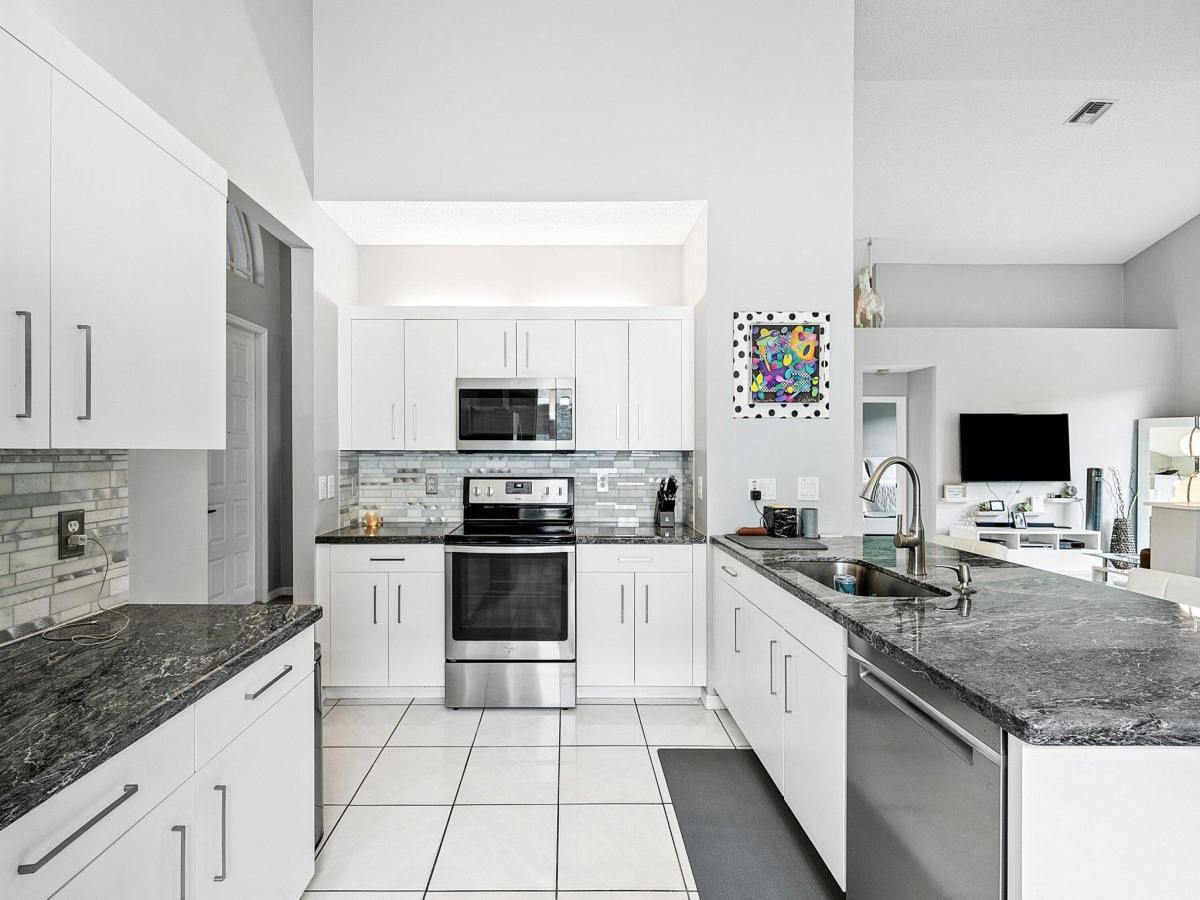 MLS #RX-11121956 image #0