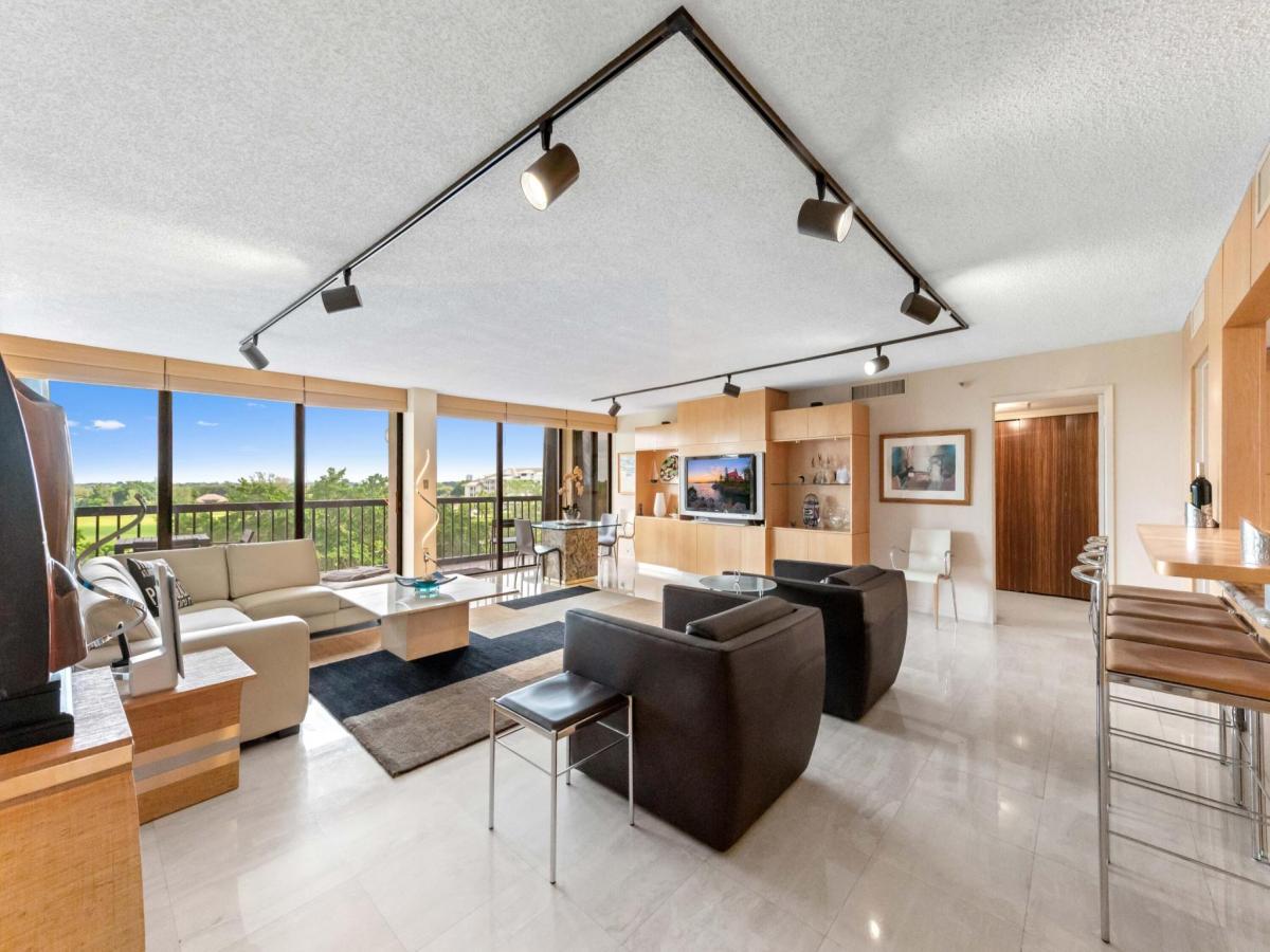 MLS #RX-11122207 image #0