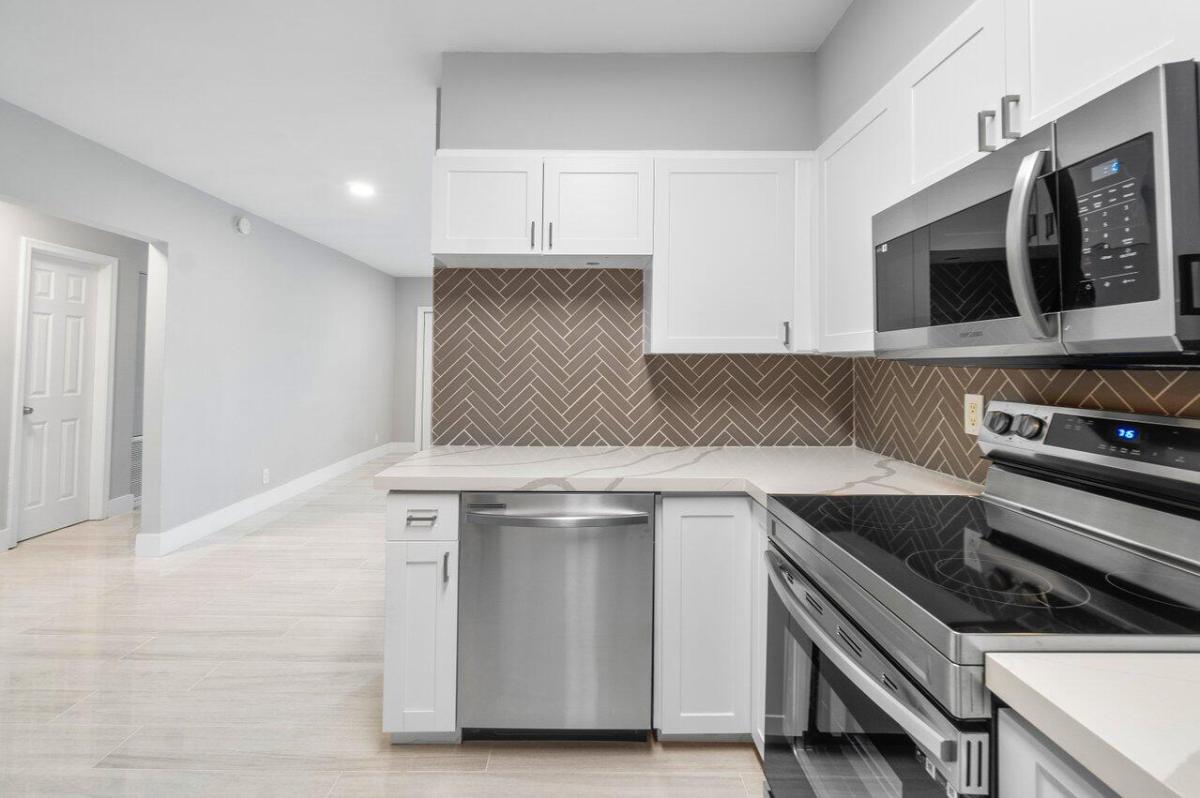 MLS #RX-11122261 image #0