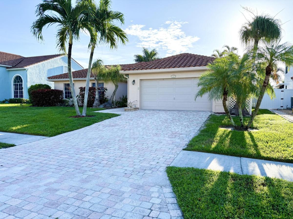 MLS #RX-11123345 image #0