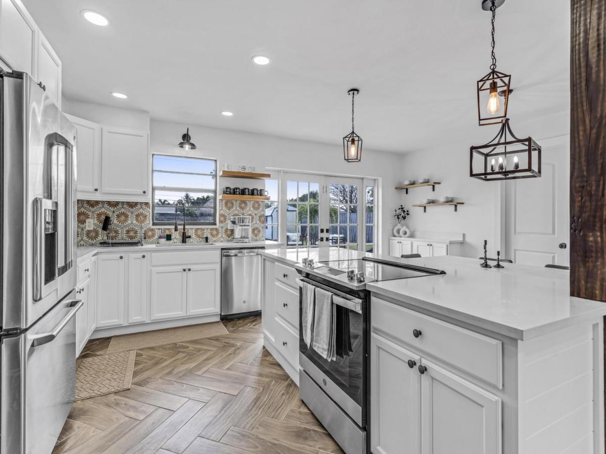 MLS #RX-11123639 image #0