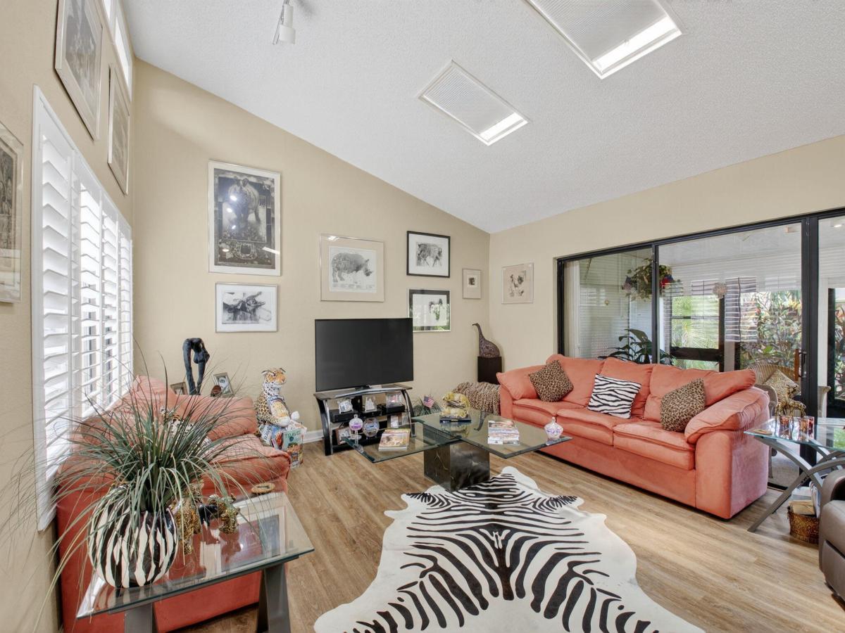 MLS #RX-11124132 image #0