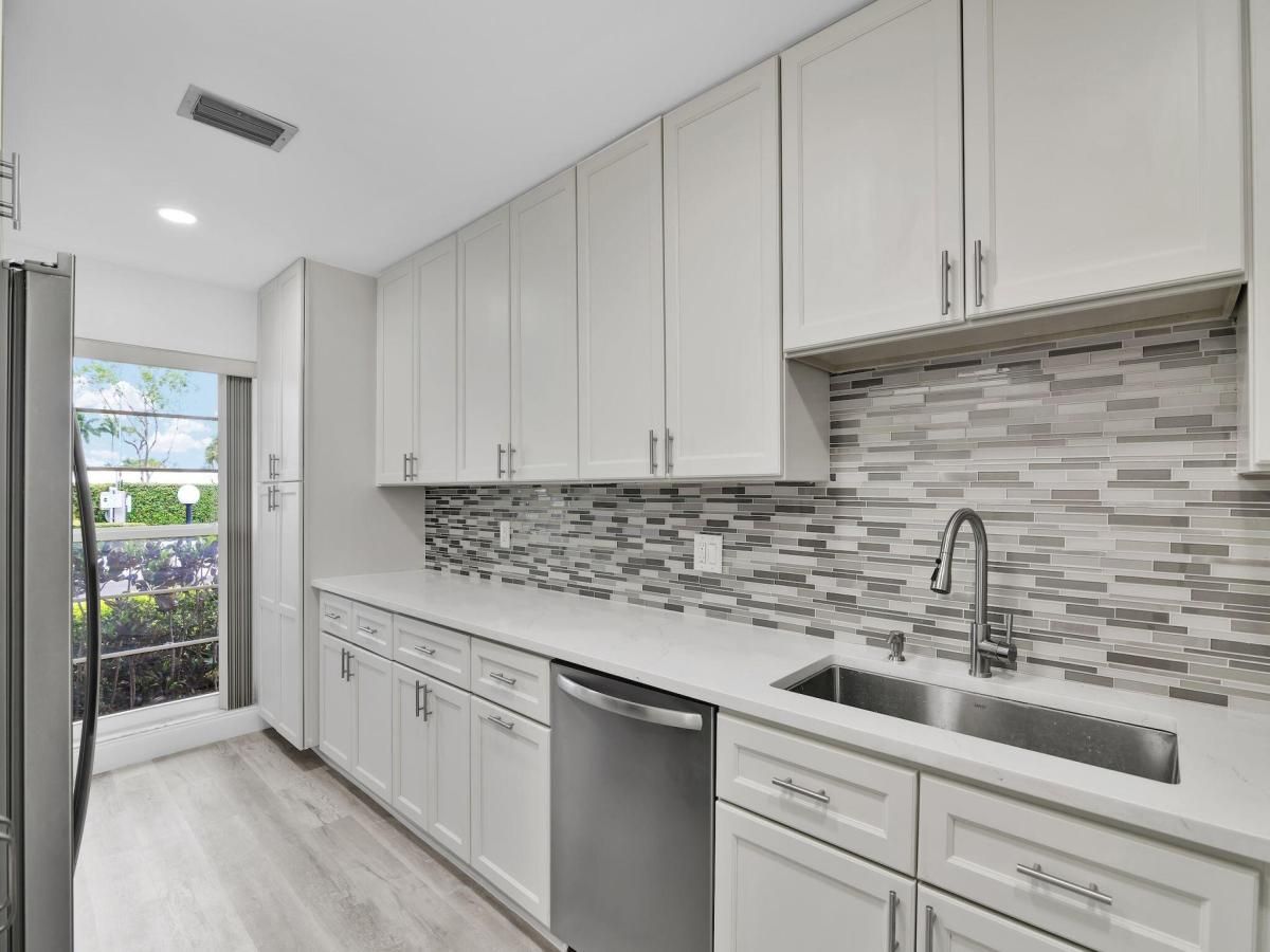 MLS #RX-11124306 image #0