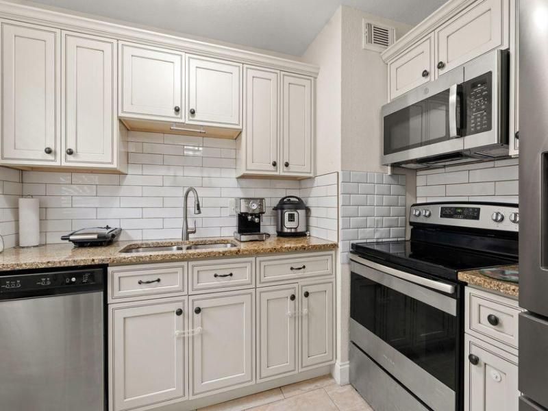 MLS #RX-11124545 image #0