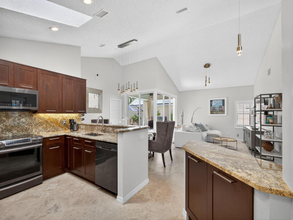 MLS #RX-11125050 image #0