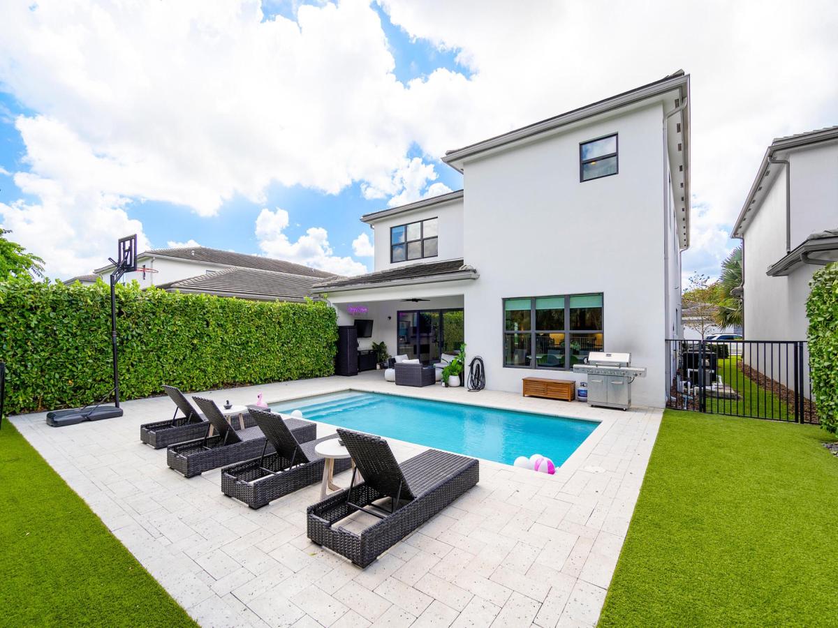 MLS #RX-11125094 image #0