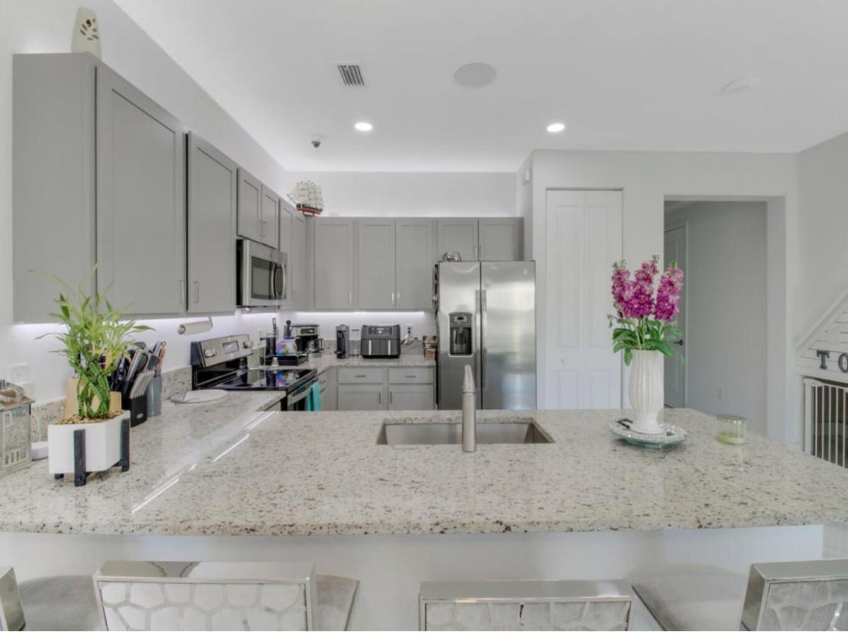 MLS #RX-11125384 image #0