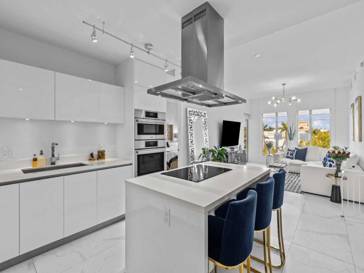 MLS #RX-11125459 image #0