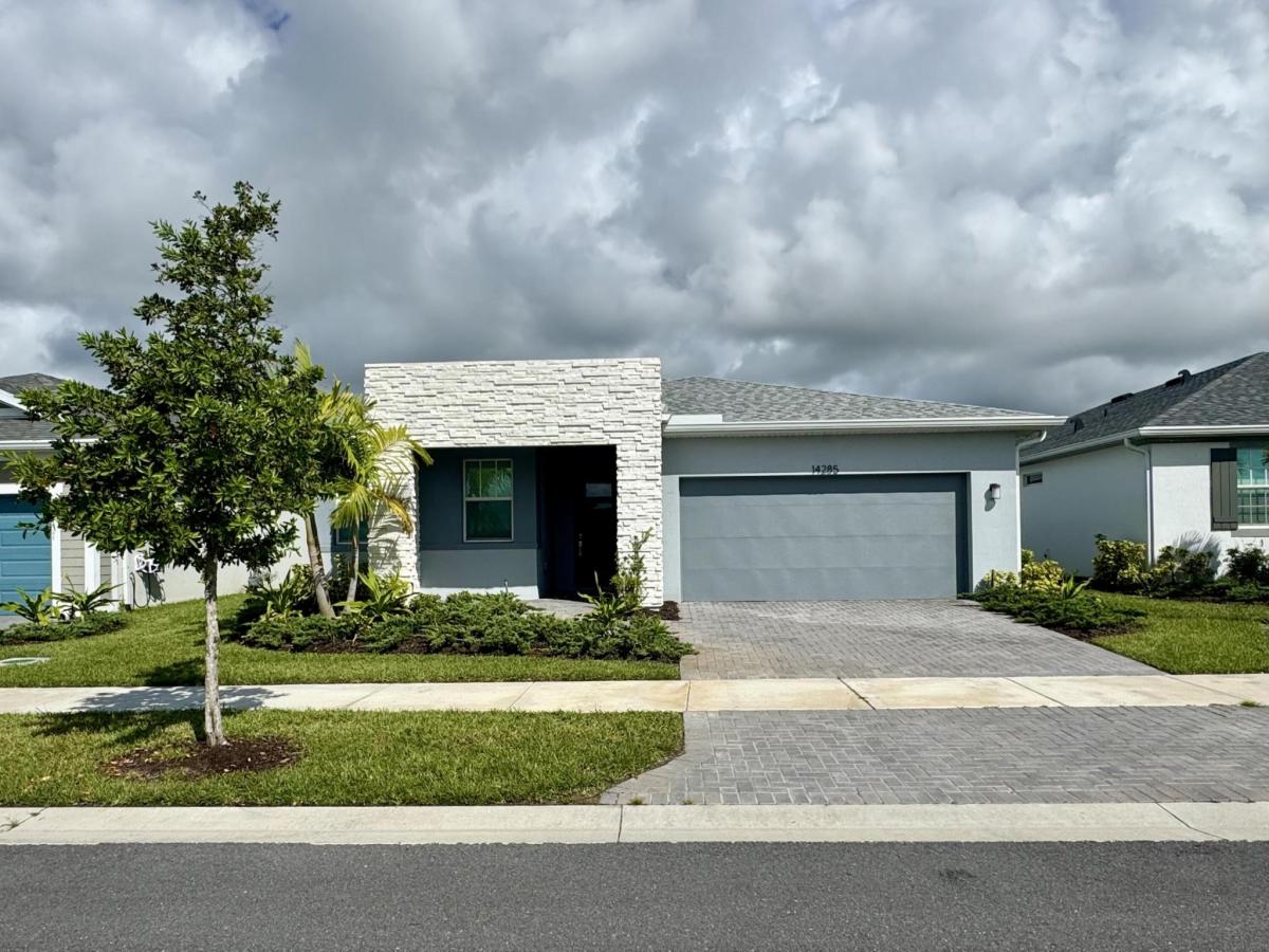 MLS #RX-11126235 image #0
