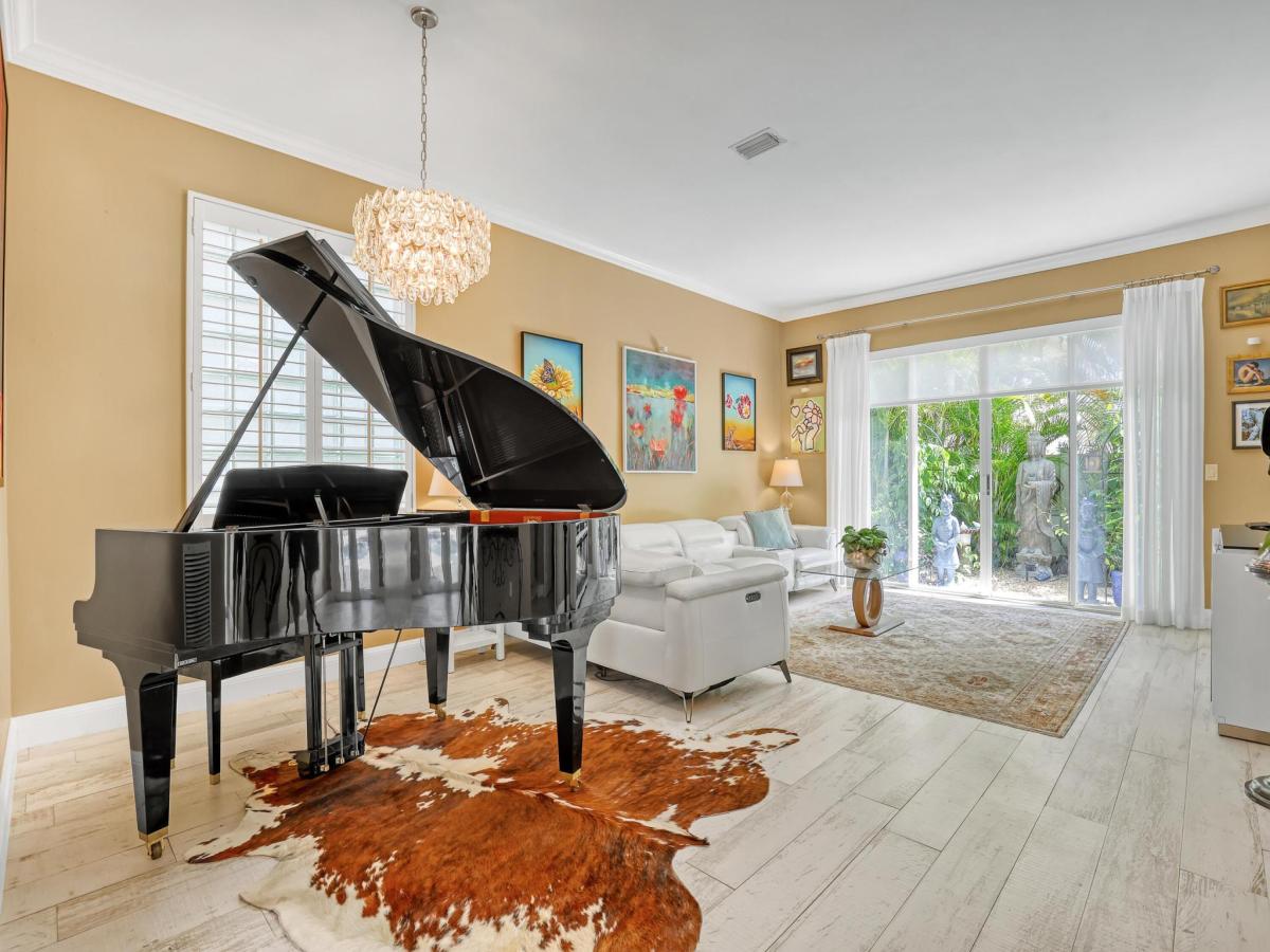 MLS #RX-11126870 image #0