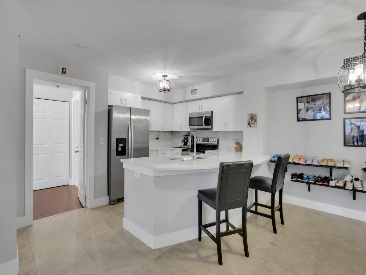 MLS #RX-10720860 image #0