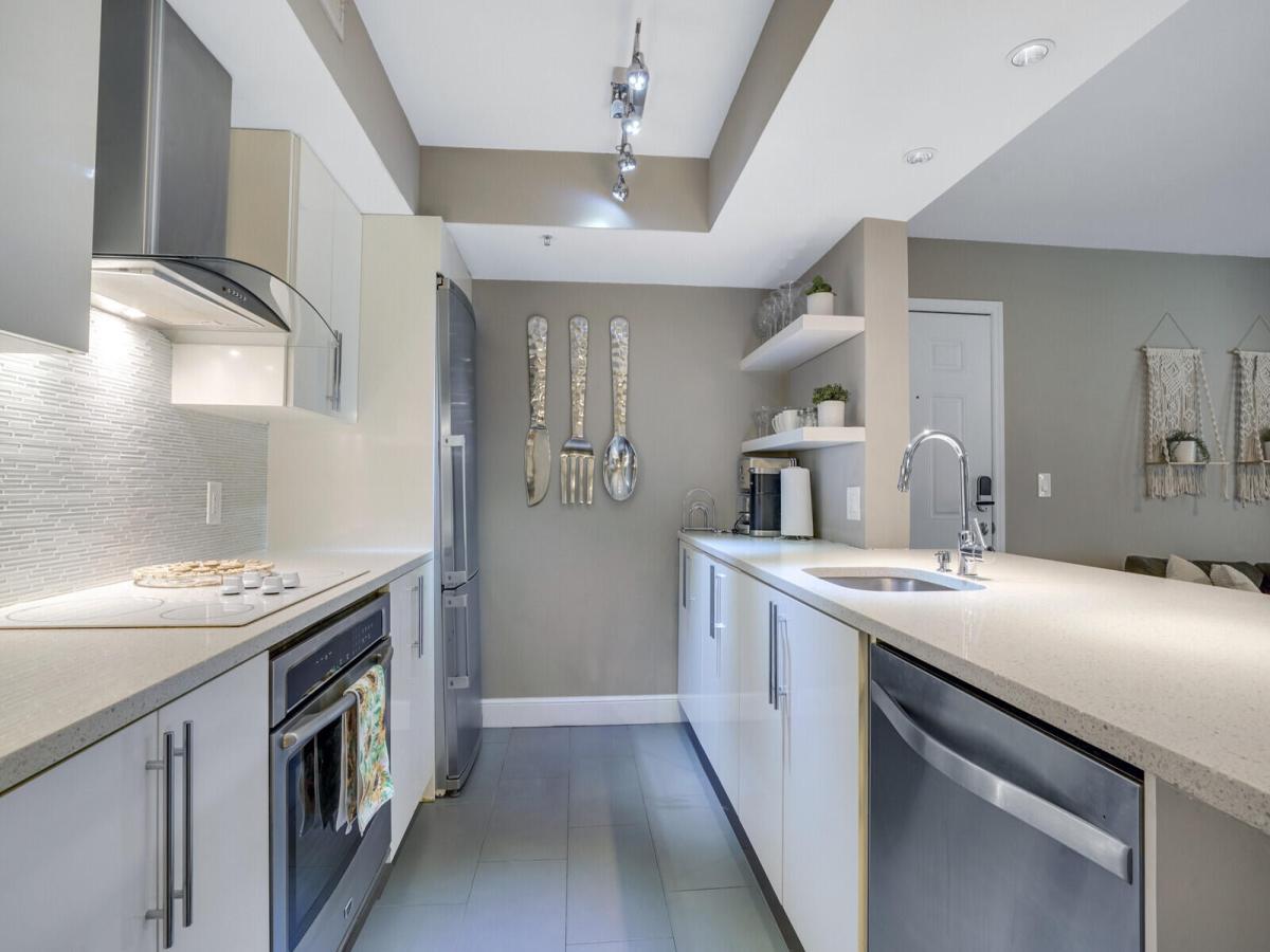 MLS #RX-11128446 image #0