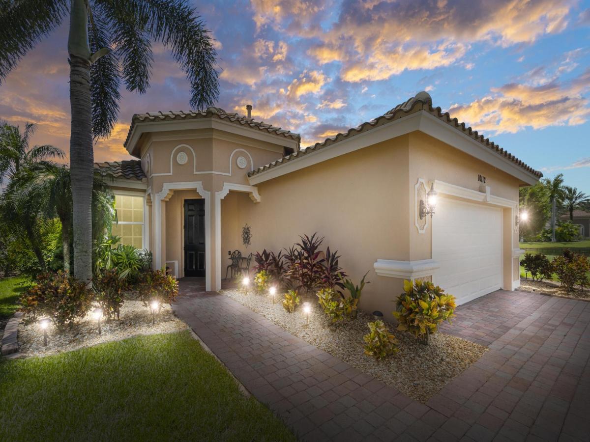 MLS #RX-11128607 image #0