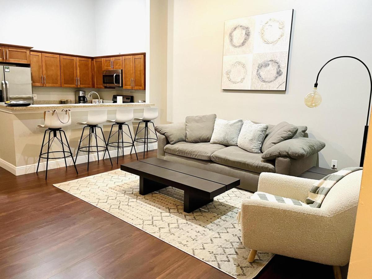 MLS #RX-11128739 image #0