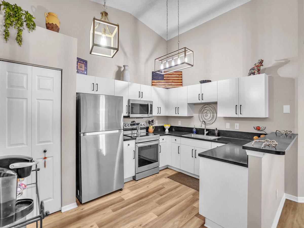 MLS #RX-11129779 image #0