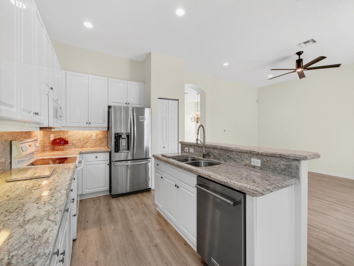 MLS #RX-11130467 image #0