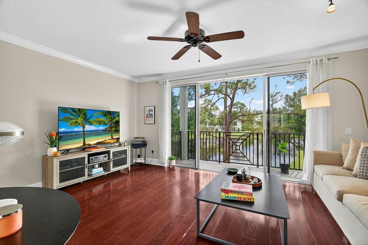 MLS #RX-11130670 image #0