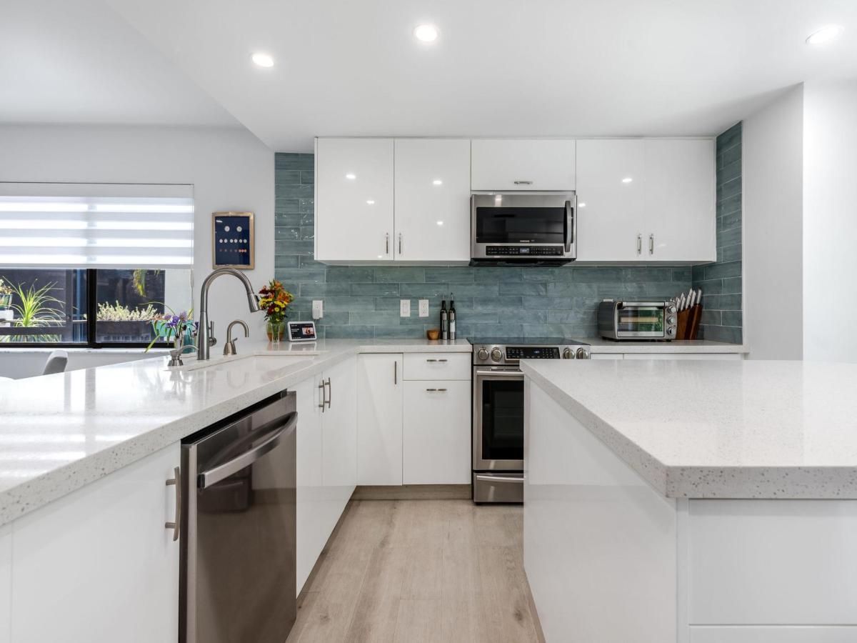 MLS #RX-11131064 image #0