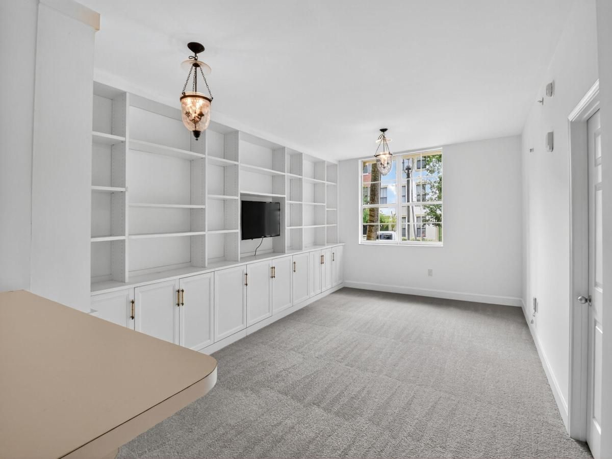 MLS #RX-11050312 image #0