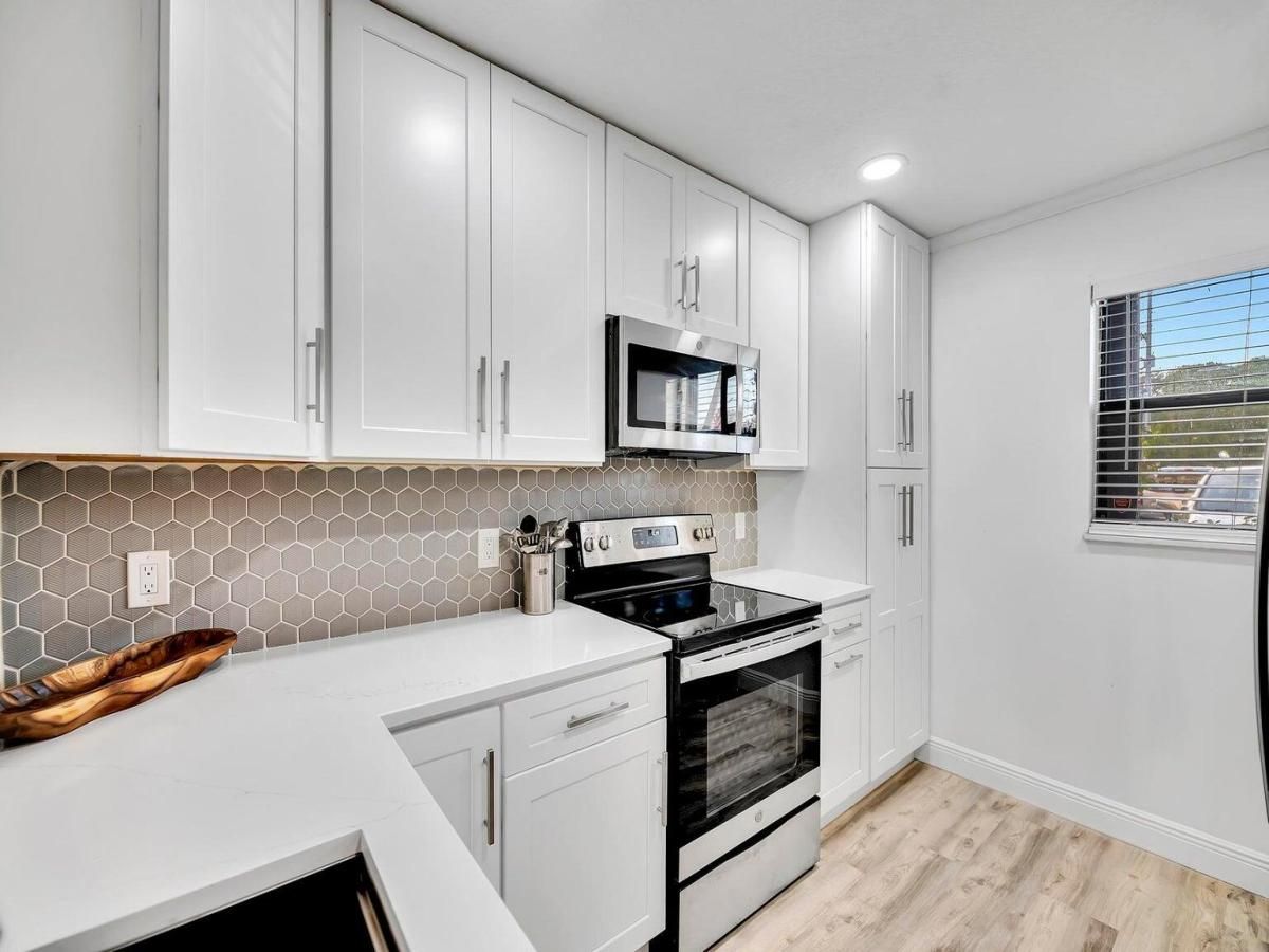 MLS #RX-11054065 image #0