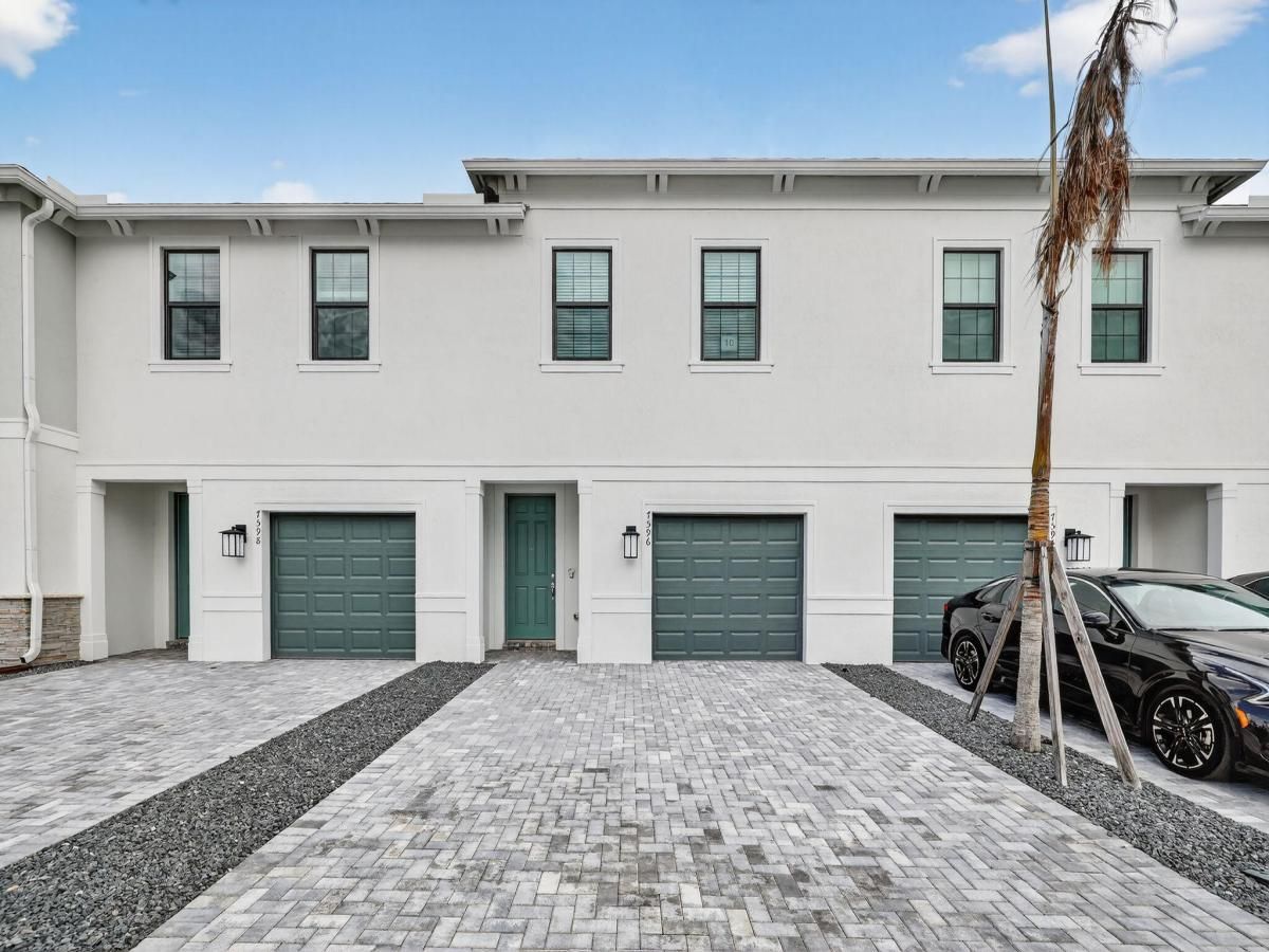 MLS #RX-11131695 image #0